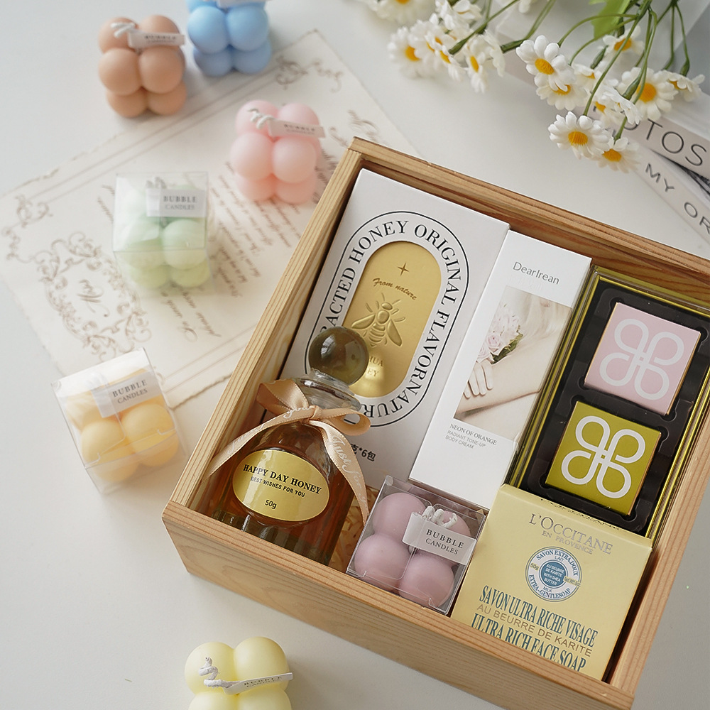 Little Bubble Cube Candle Hand - مراجعة Soy Wax Flake وسعره